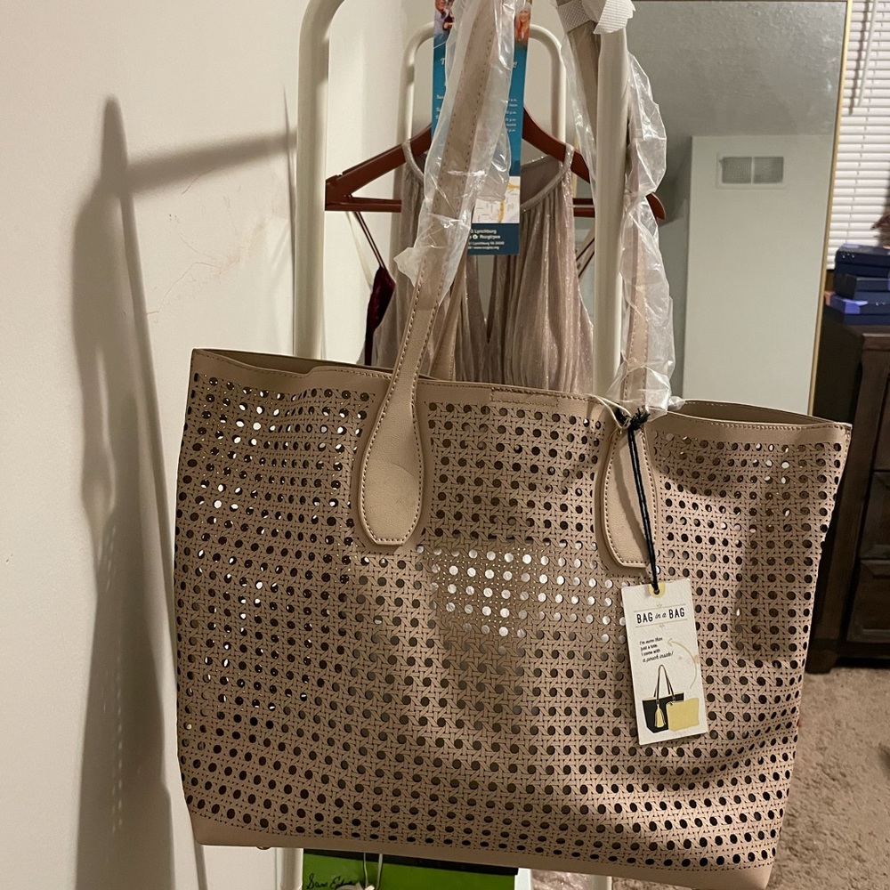 Tote bag